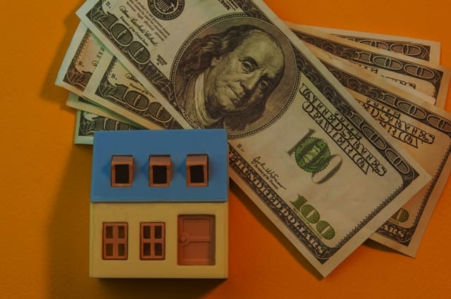 How to Assist Clients Downsizing Into a New Home:  Financial Benefits