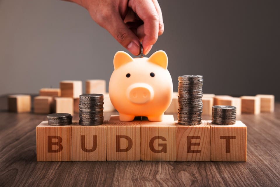 How to Help Home Buyers Determine a Realistic Budget