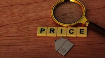 How to Know When to Lower a Listing Price: A Guide for Real Estate Agents