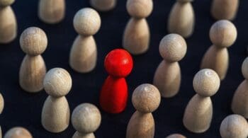 How to Stand Out in a Crowded Market: Unique Selling Points for Real Estate Agents